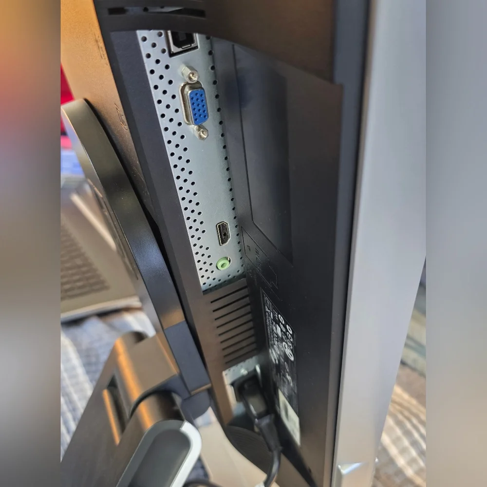 HP w2207h 22